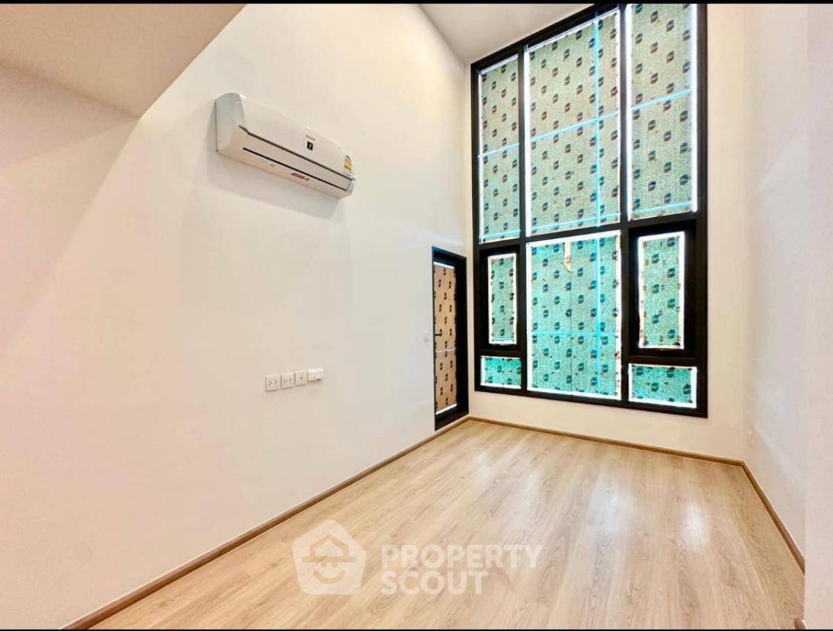 For RentCondoKhlongtoei, Kluaynamthai : 1-BR Condo at LIFE Rama 4 - Asoke near MRT Queen Sirikit National Convention Centre