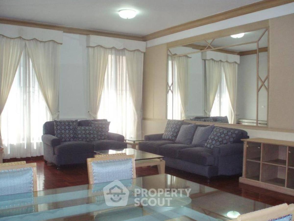 For RentCondoWitthayu, Chidlom, Langsuan, Ploenchit : 3-BR Condo at Vanicha Park Langsuan near BTS Chit Lom