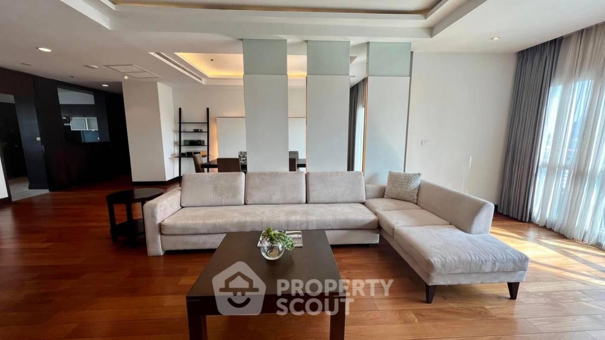 ให้เช่าคอนโดวิทยุ ชิดลม หลังสวน : คอนโด 4-ห้องนอน ที่ รอยัล เรสซิเดนท์ พาร์ค ใกล้ BTS เพลินจิต