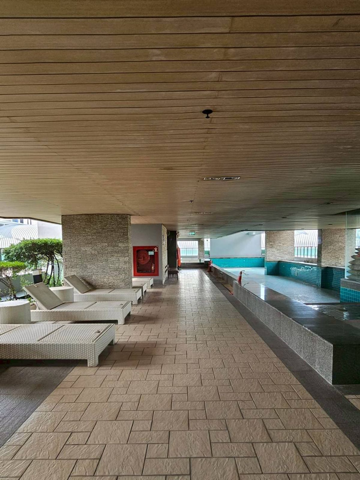 For SaleCondoRatchathewi,Phayathai : Urgent sale !! Lower than the condo scholarship in the heart of the city of Ideo Verve (Ideo Verve), the royal room, a beautiful corner room near the airport, convenient to travel.