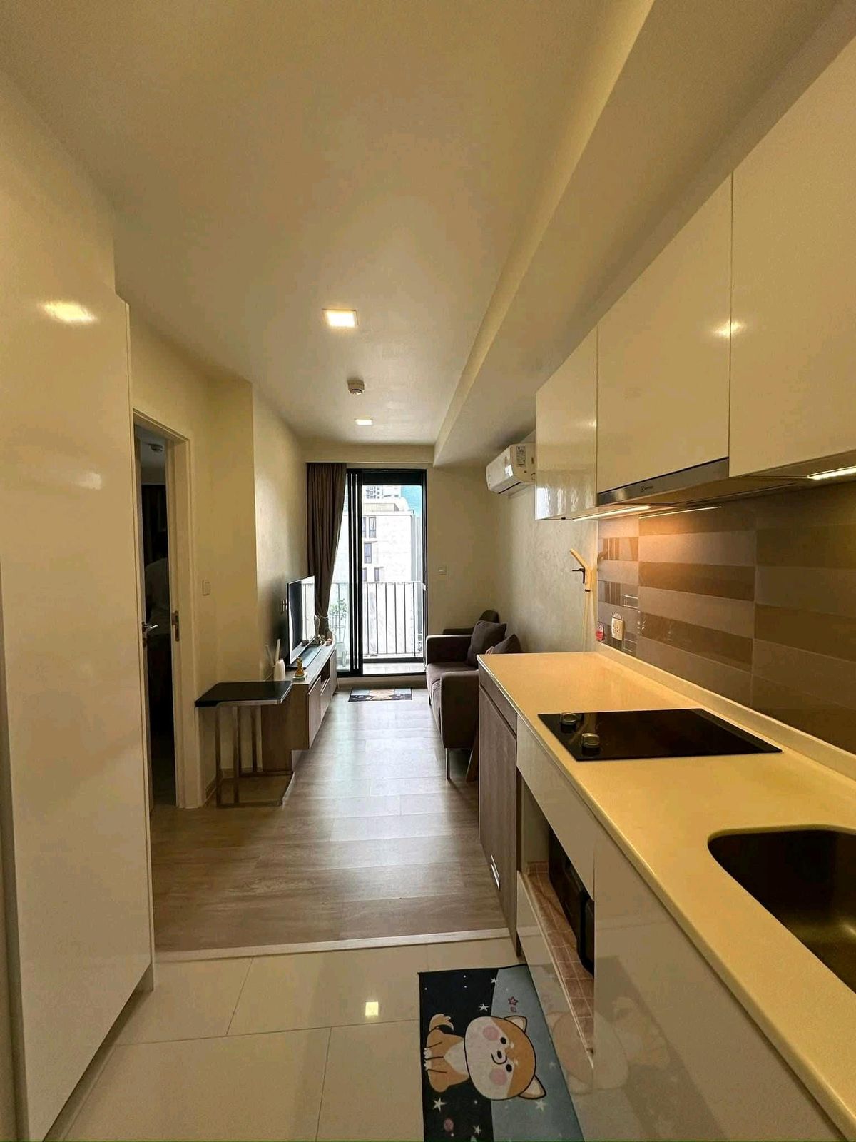 For RentCondoRama9, Petchburi, RCA : 🚇 Near MRT Rama 9 MRT Station, Cultural Center