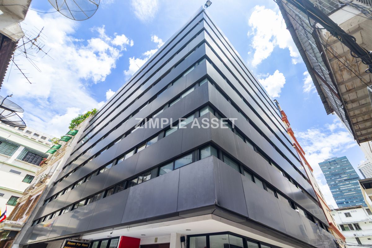 For RentSathorn, Narathiwat : Line ID: @zimple_asset  Modern room in Charoenkrung, fully furnished, convenient location. Short-term lease available.✨
