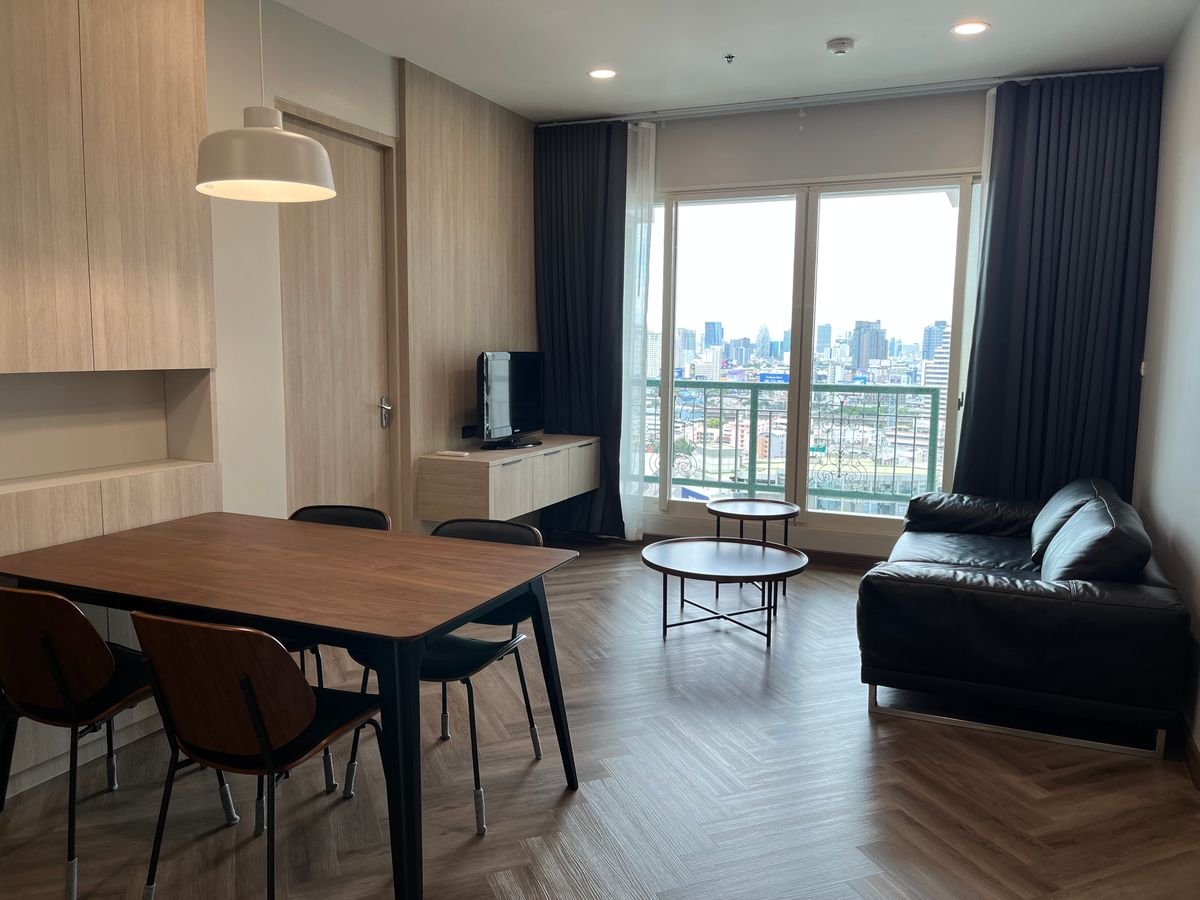For RentCondoWitthayu, Chidlom, Langsuan, Ploenchit : For Rent Condo The Address Chidlom  fully furnished (S15-17735)