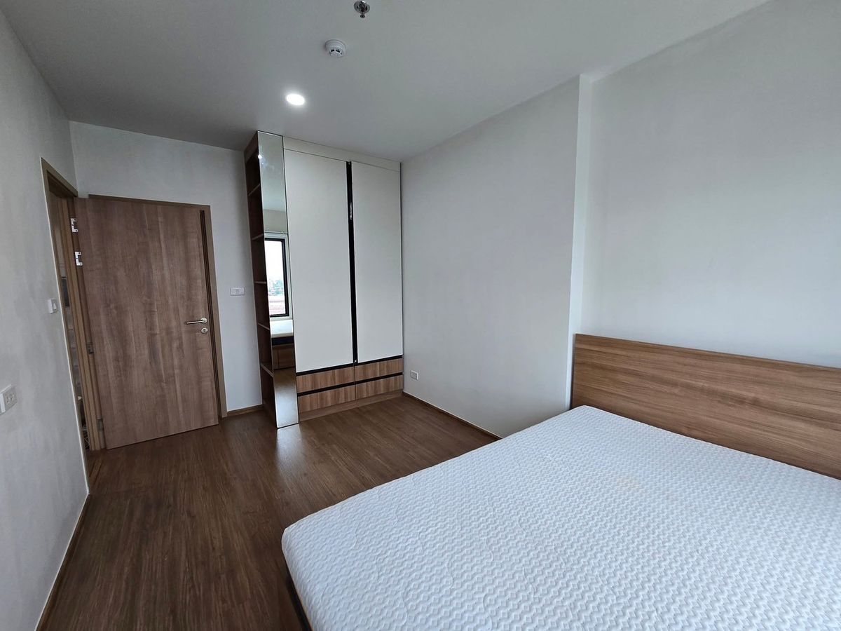 For RentCondoBang kae, Phetkasem : ★ The Livin Phetkasem ★ 33 sq m., 12a floor (1 bedroom, 1 bathroom), ★ near MRT Phasi Charoen ★ near Seacon Bang Khae and Lotus ★ many amenities ★ complete electrical appliances ★