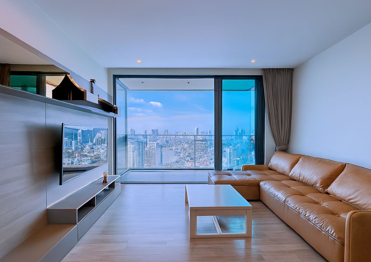 For SaleCondoWongwianyai, Charoennakor : Corner unit at The Room BTS Wongwian Yai (88.8 sq.m.) 2 bedrooms, 2 bathrooms, next to BTS Wongwian Yai