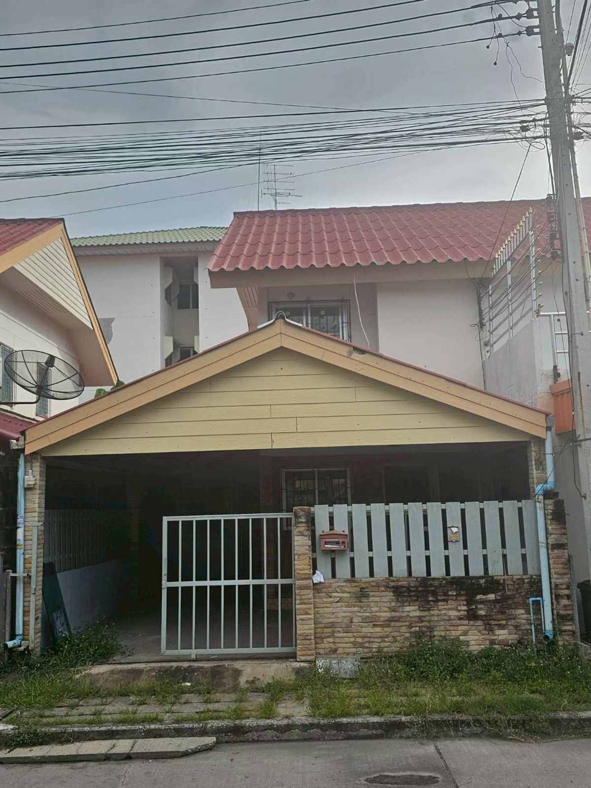 ขายฉะเชิงเทรา : ขายบ้าน การเคหะ บ้านโพธิ์ ตรงข้าม โตโยต้า ฉะเชิงเทรา
