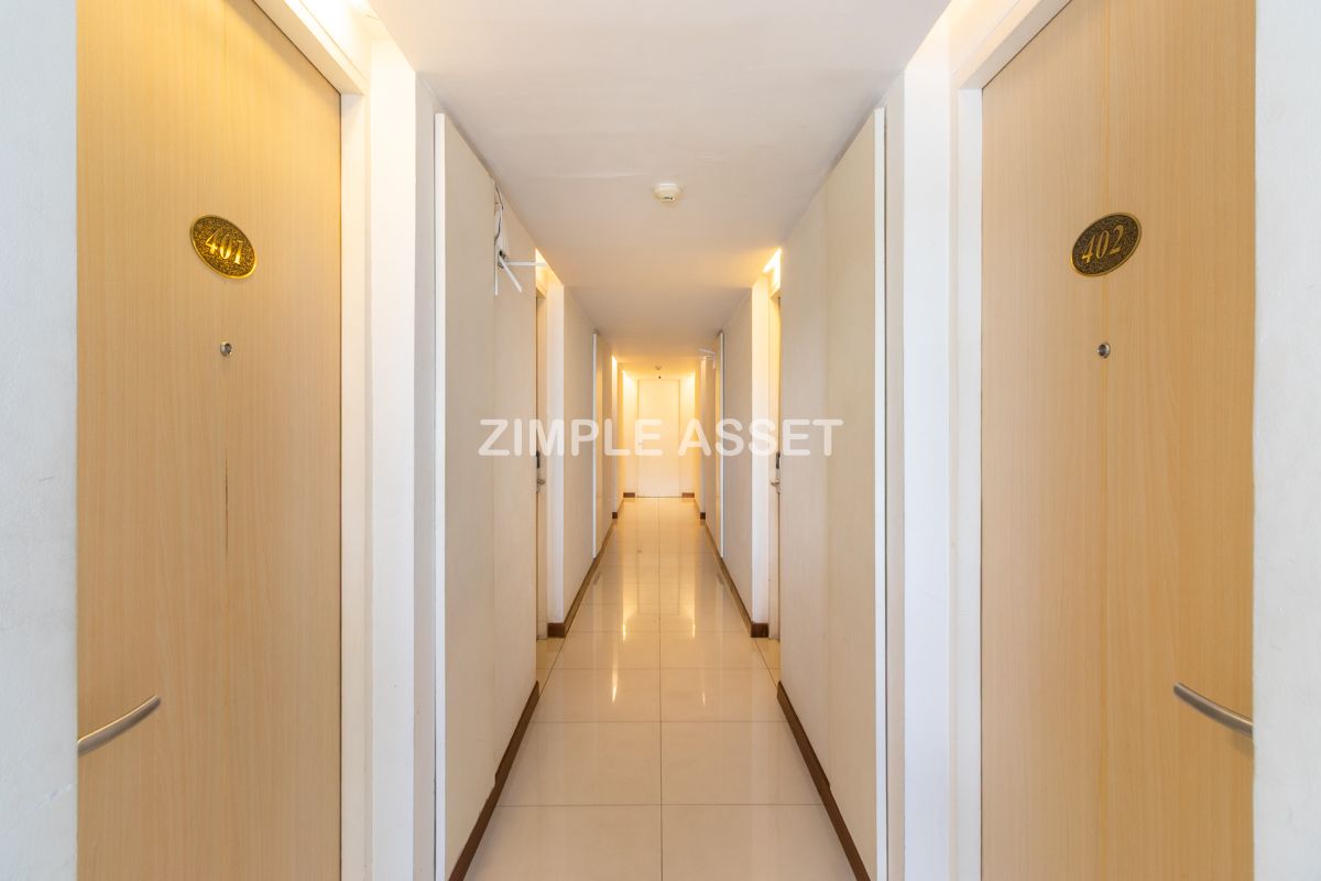 For RentSathorn, Narathiwat : Line ID: @zimple_asset  Modern room in Charoenkrung, fully furnished, convenient location. Short-term lease available.✨