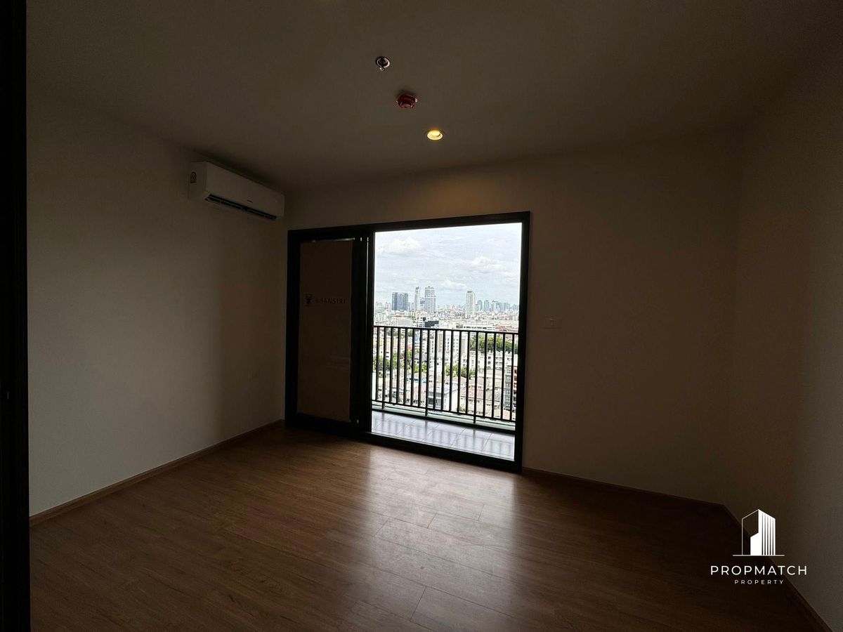 For SaleCondoLadprao, Central Ladprao : Selling the good price of The Line Vibes (1Bad1bath 32.84 sqm.) Only 3.75 million baht. Tel.0806265693 Khun Bam