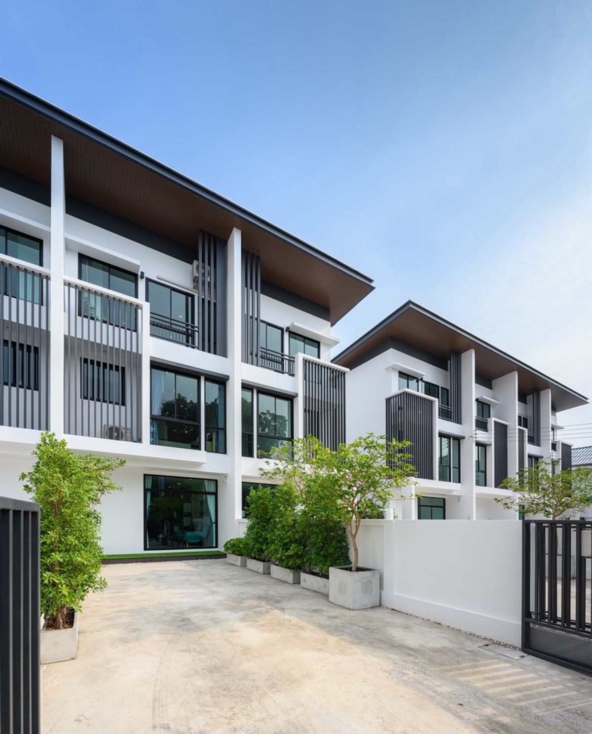 ขายทาวน์โฮมโชคชัย4 ลาดพร้าว71 : ขายทาวน์โฮม 3 ชั้น สไตล์โมเดิร์น – ซอยสตรีวิท 29 ราคาพิเศษ เริ่มต้นเพียง 6,990,000 บาท