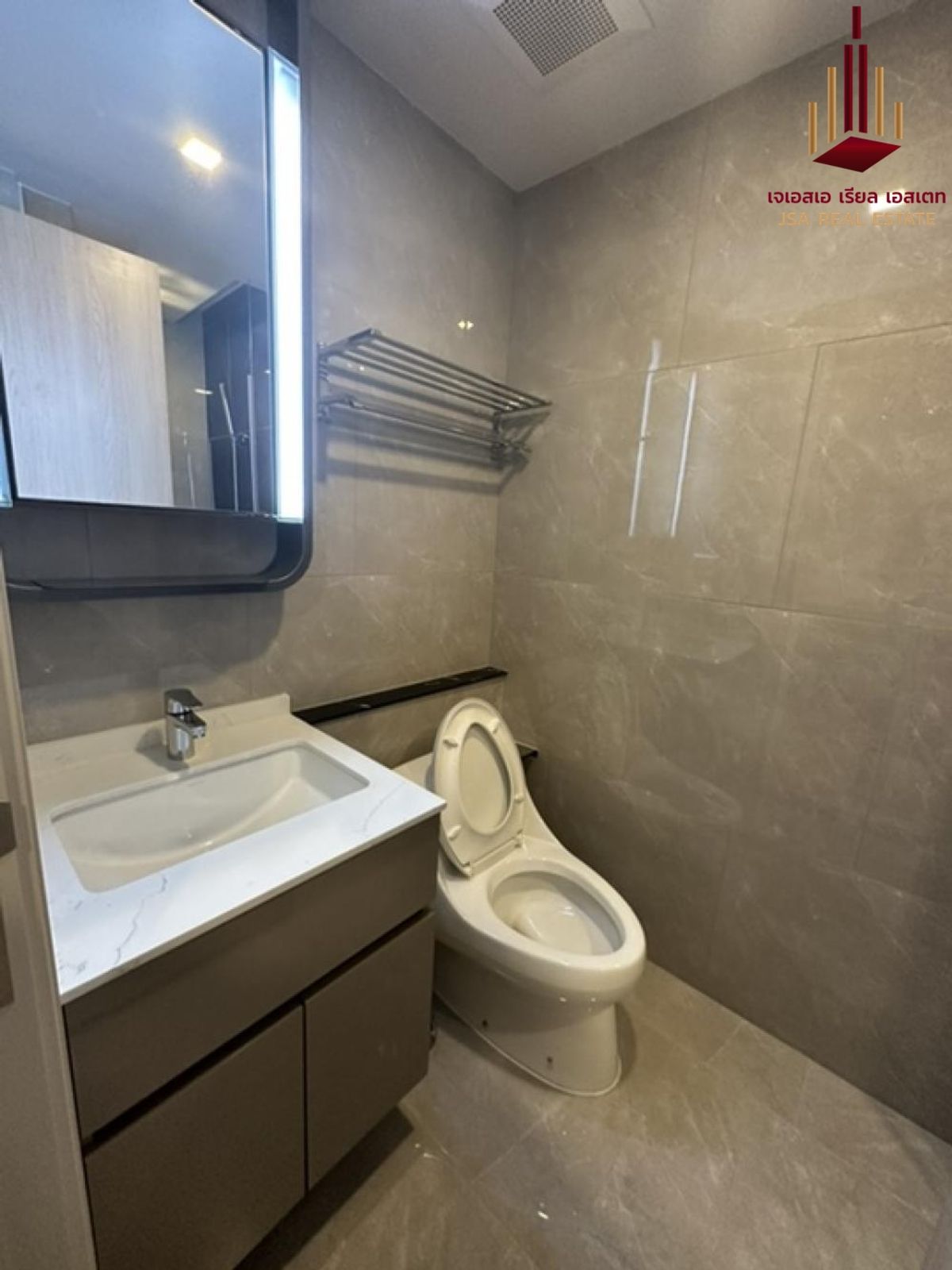 For SaleCondoRama9, Petchburi, RCA : ✨ For Sale: One9five Asoke - Rama 9 Condo ✨ 💰 ONLY 3,590,000 THB