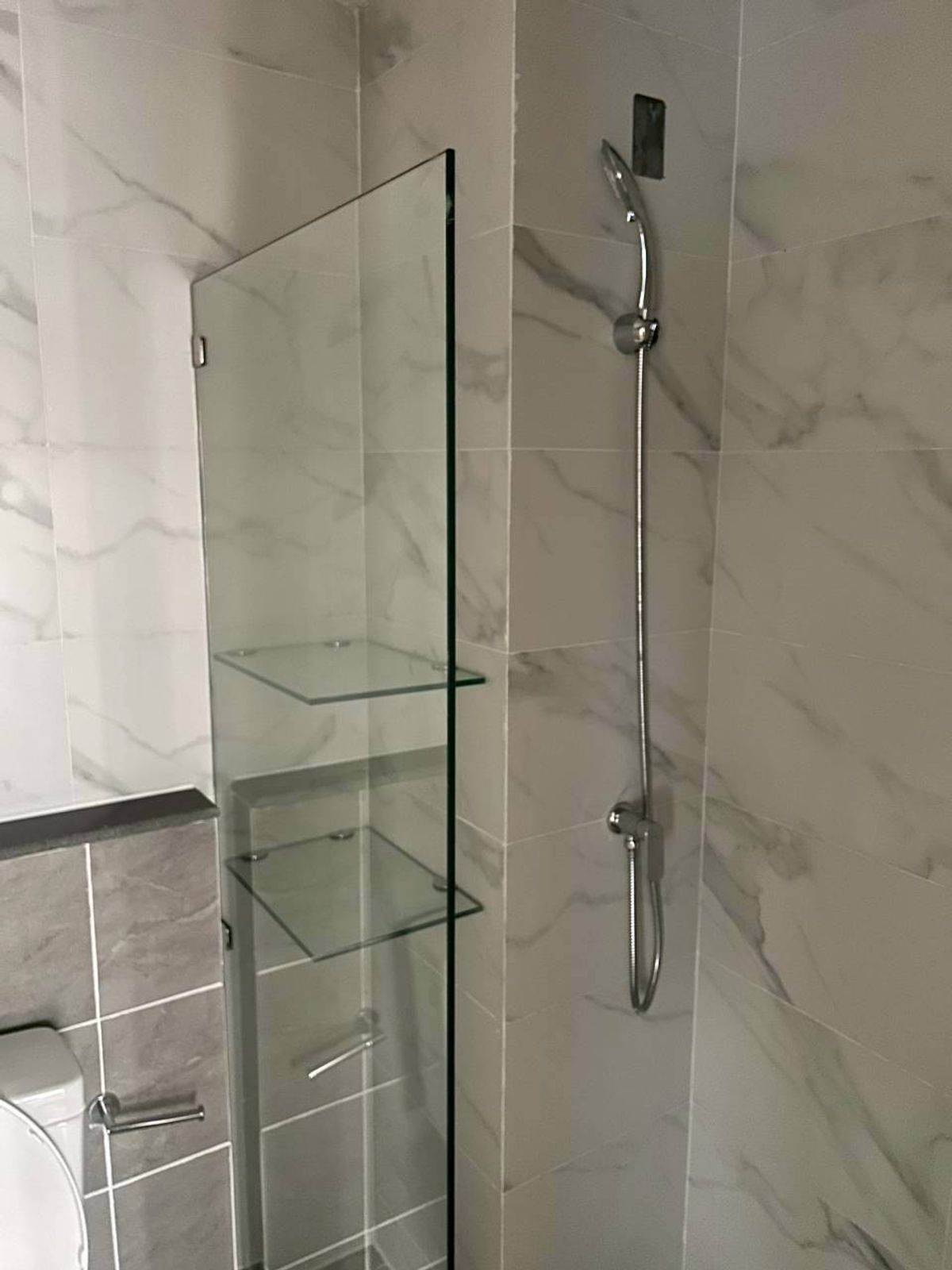 CondoSamut Prakan,Samrong : Selling/renting a condo with Alive Sukhumvit76 near BTS Bearing and Expressway Golden location, the best price