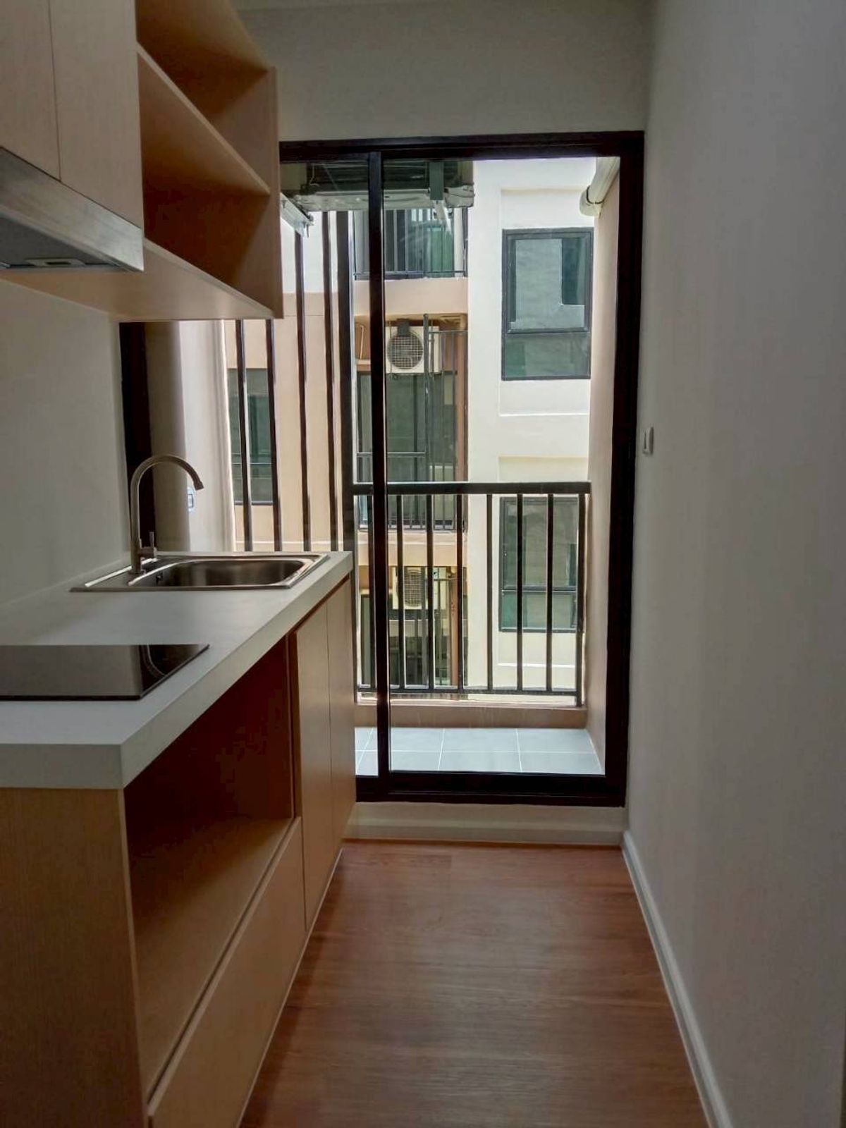 CondoSamut Prakan,Samrong : Selling/renting a condo with Alive Sukhumvit76 near BTS Bearing and Expressway Golden location, the best price