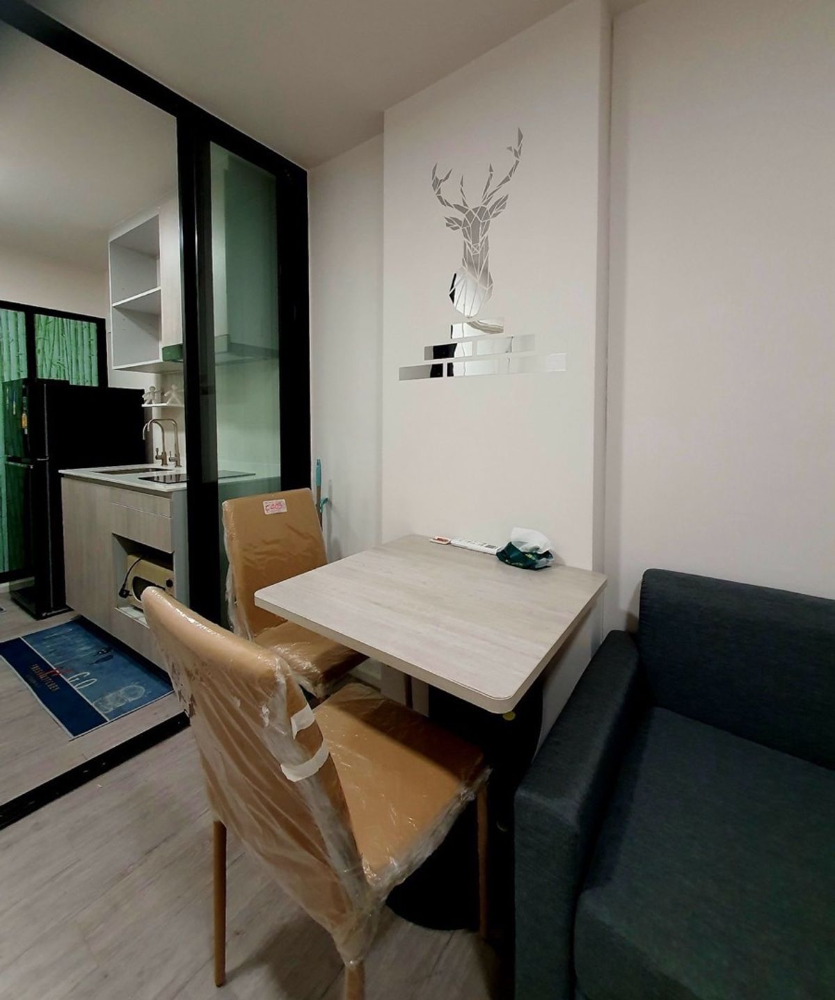 For RentCondoBangna, Bearing, Lasalle : Condo for rent atmoz Tropicana Bangna (Atmos Tropica Bang Na) Room size: 28 sq.monslers: 4 Building/Building: D Price: 10,000 baht. Nearby: Yellow Line