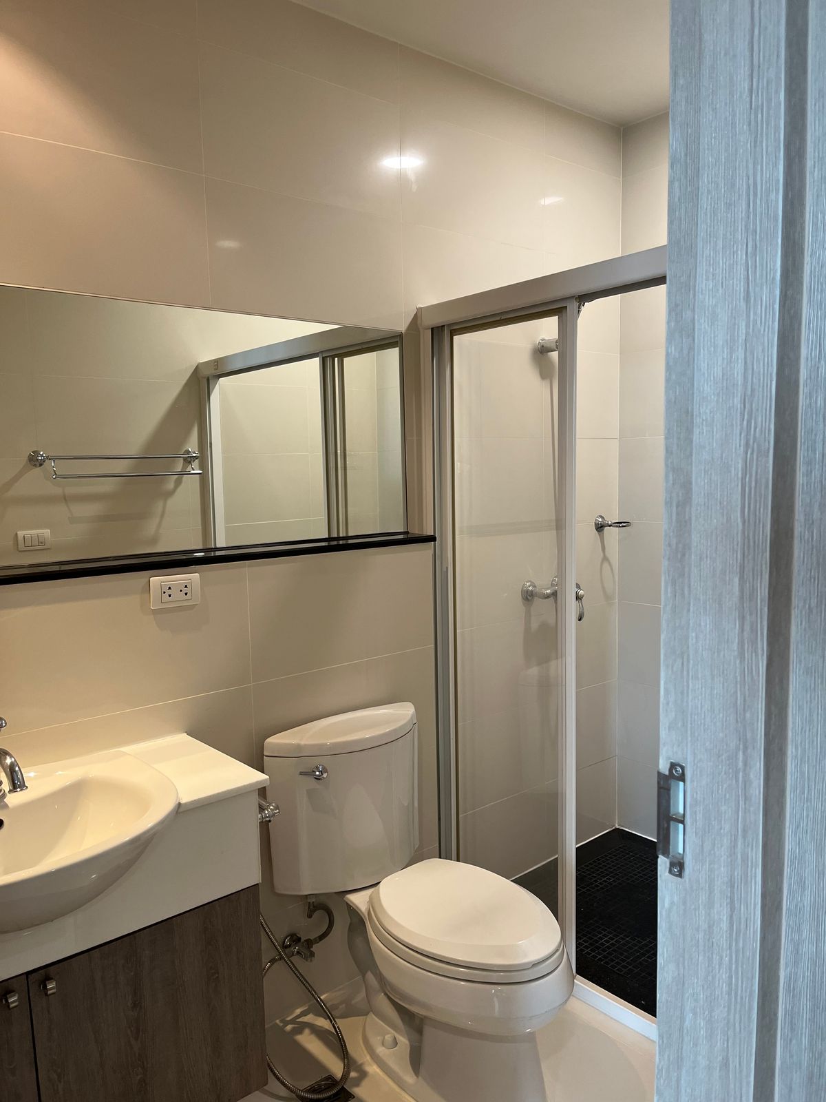 For RentCondoWitthayu, Chidlom, Langsuan, Ploenchit : For Rent Condo The Address Chidlom  fully furnished (S15-17735)