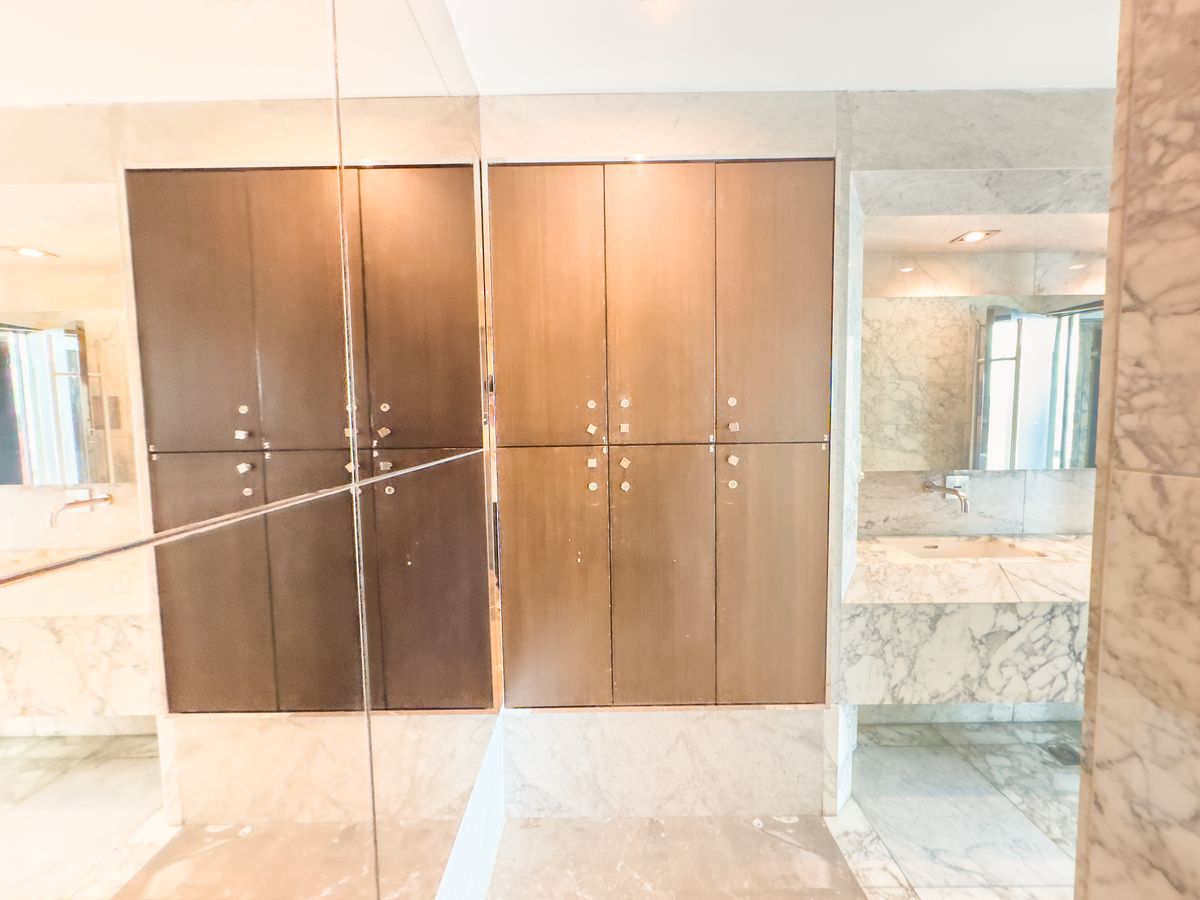 For SaleCondoRatchathewi,Phayathai : The Address Phaya Thai: 102 .46 sq. Middes, Phayathai, 22, 2 bedrooms, 2 bathrooms, 2 parking spaces in the project!