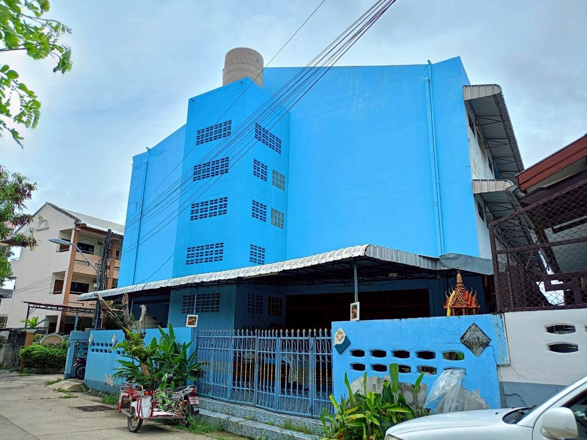 For SaleUbon Ratchathani : Selling a dormitory, good location Near Chayangkun Road, near Ratchavej Hospital, near Big C, Ubon Ratchathani Province