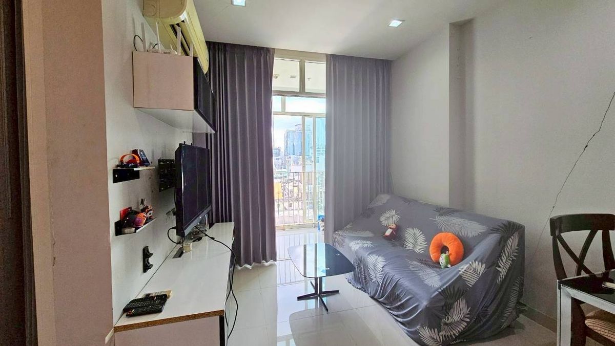 For SaleCondoRatchathewi,Phayathai : Urgent sale !! Lower than the condo scholarship in the heart of the city of Ideo Verve (Ideo Verve), the royal room, a beautiful corner room near the airport, convenient to travel.