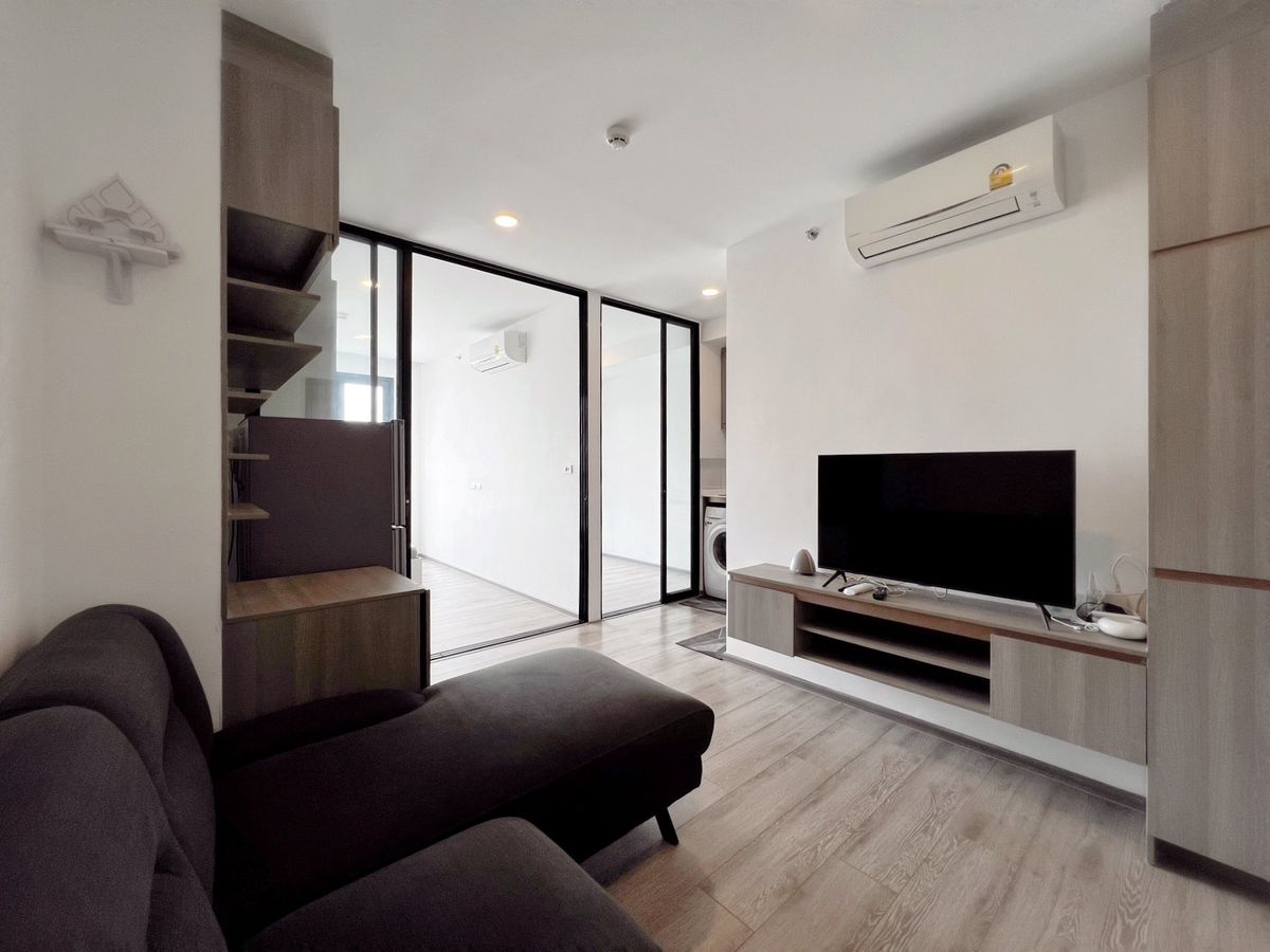 For RentCondoBangna, Bearing, Lasalle : 🔥 [ For Rent ] - [  Knightbridge Collage Sukhumvit 107 ] - [ 1 Bedroom PLUS ], Easily to travel around by BTS Bearing, Close to St. Andrew International School Sukhumvit 107 and close to BITEC ONLY 14,000!!! 👍