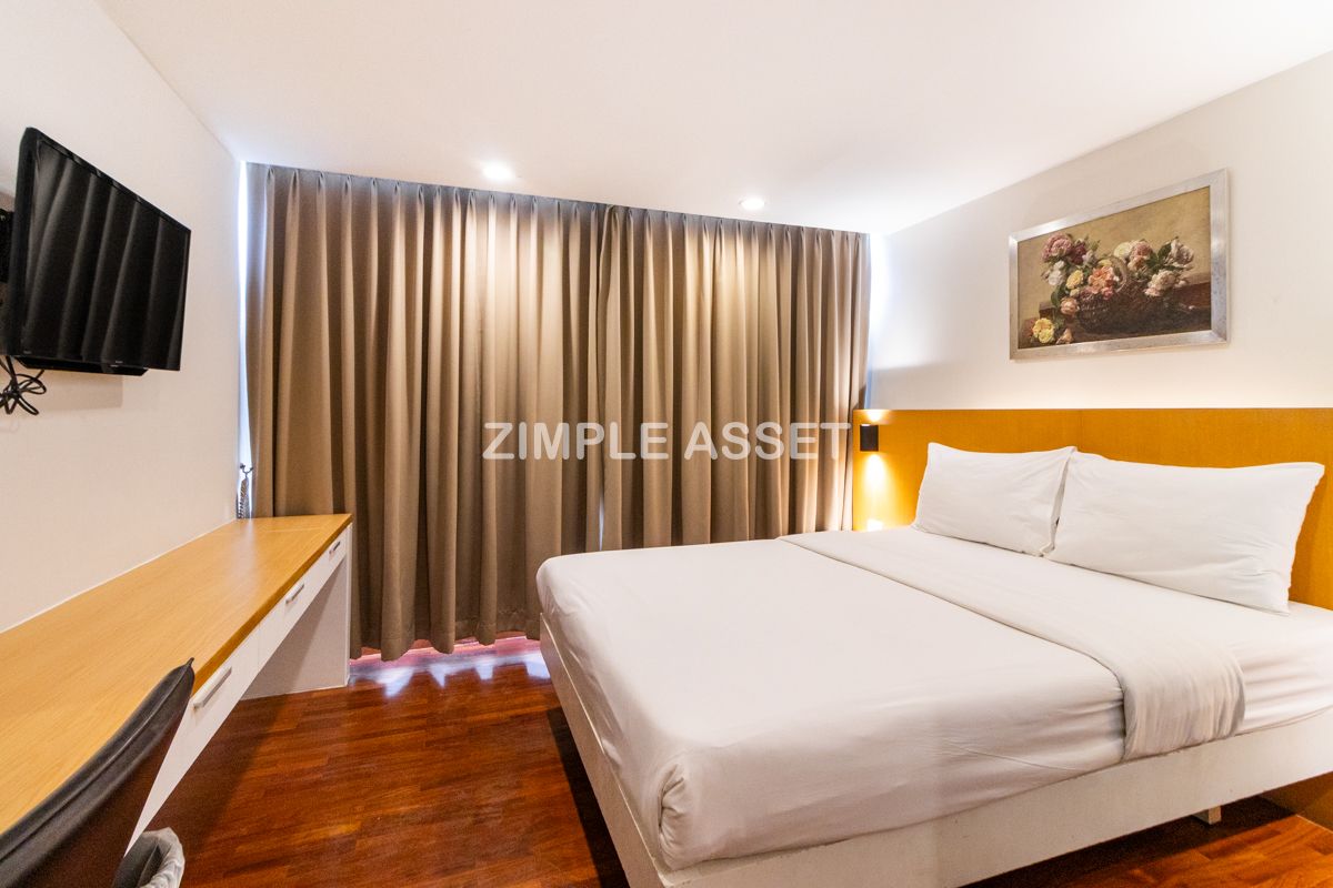 For RentSathorn, Narathiwat : Line ID: @zimple_asset  Modern room in Charoenkrung, fully furnished, convenient location. Short-term lease available.✨