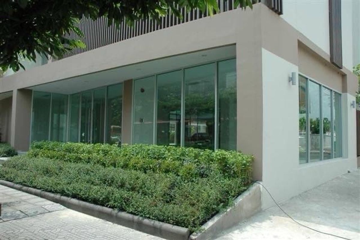 For RentShop HouseAri,Anusaowaree : Building for rent, 1st floor, usable area 145 sqm. By Pradipat Road (Rama 6 side Road)