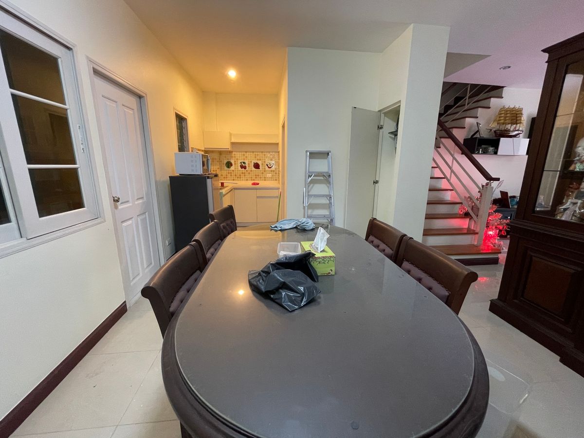 For RentHouseThaphra, Talat Phlu, Wutthakat : Urban Sathorn, a corner house near BTS, Bang Wa, only 5 minutes, available for rent