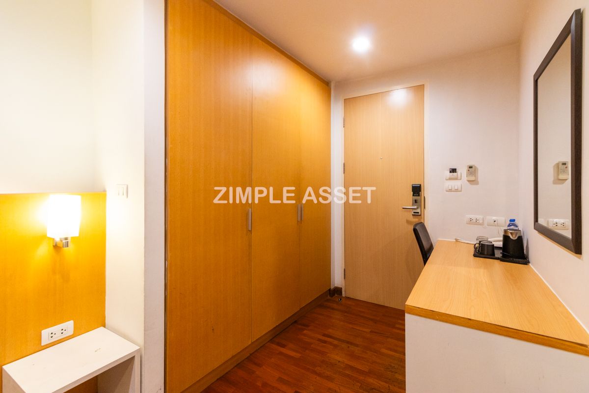 For RentSathorn, Narathiwat : Line ID: @zimple_asset  Modern room in Charoenkrung, fully furnished, convenient location. Short-term lease available.✨