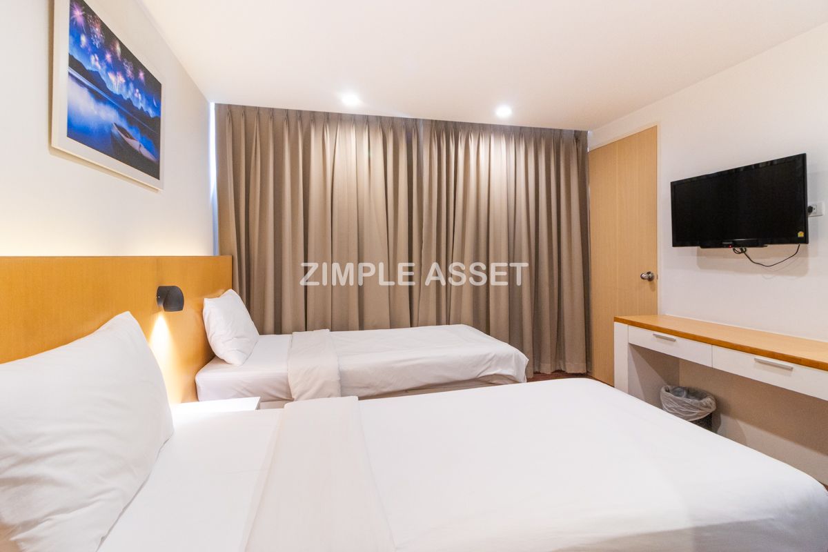 For RentSathorn, Narathiwat : Line ID: @zimple_asset  Modern room in Charoenkrung, fully furnished, convenient location. Short-term lease available.✨