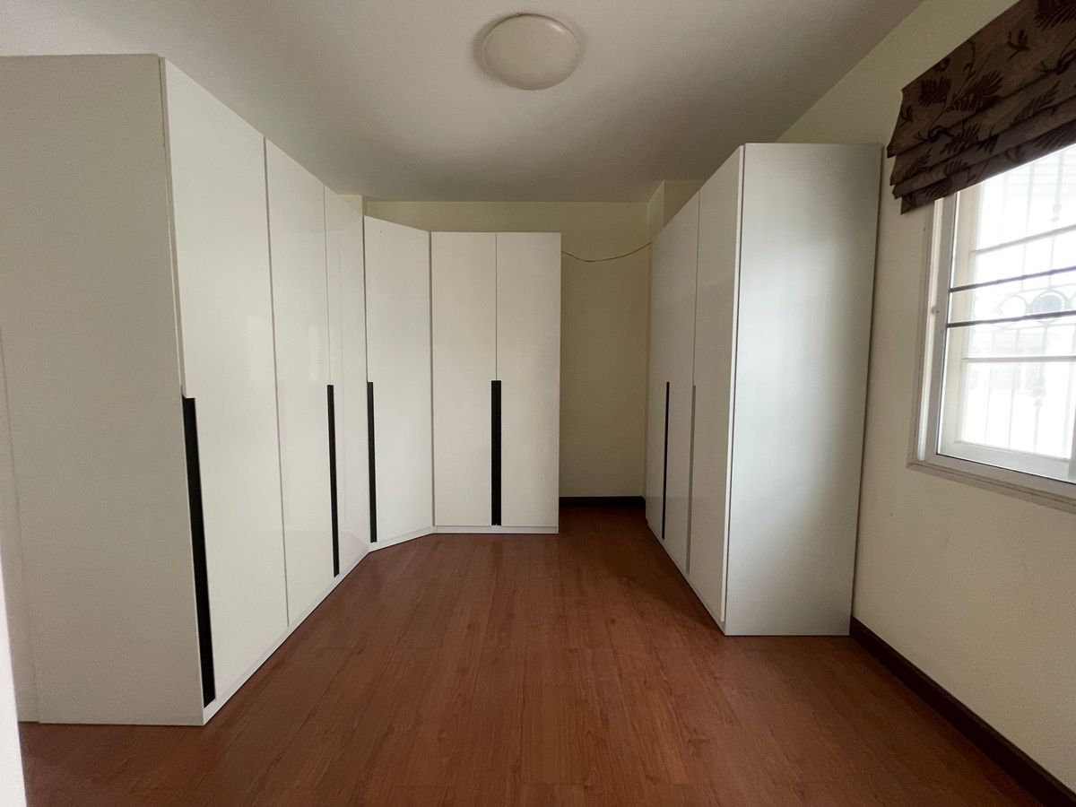 For RentHouseThaphra, Talat Phlu, Wutthakat : Urban Sathorn, a corner house near BTS, Bang Wa, only 5 minutes, available for rent