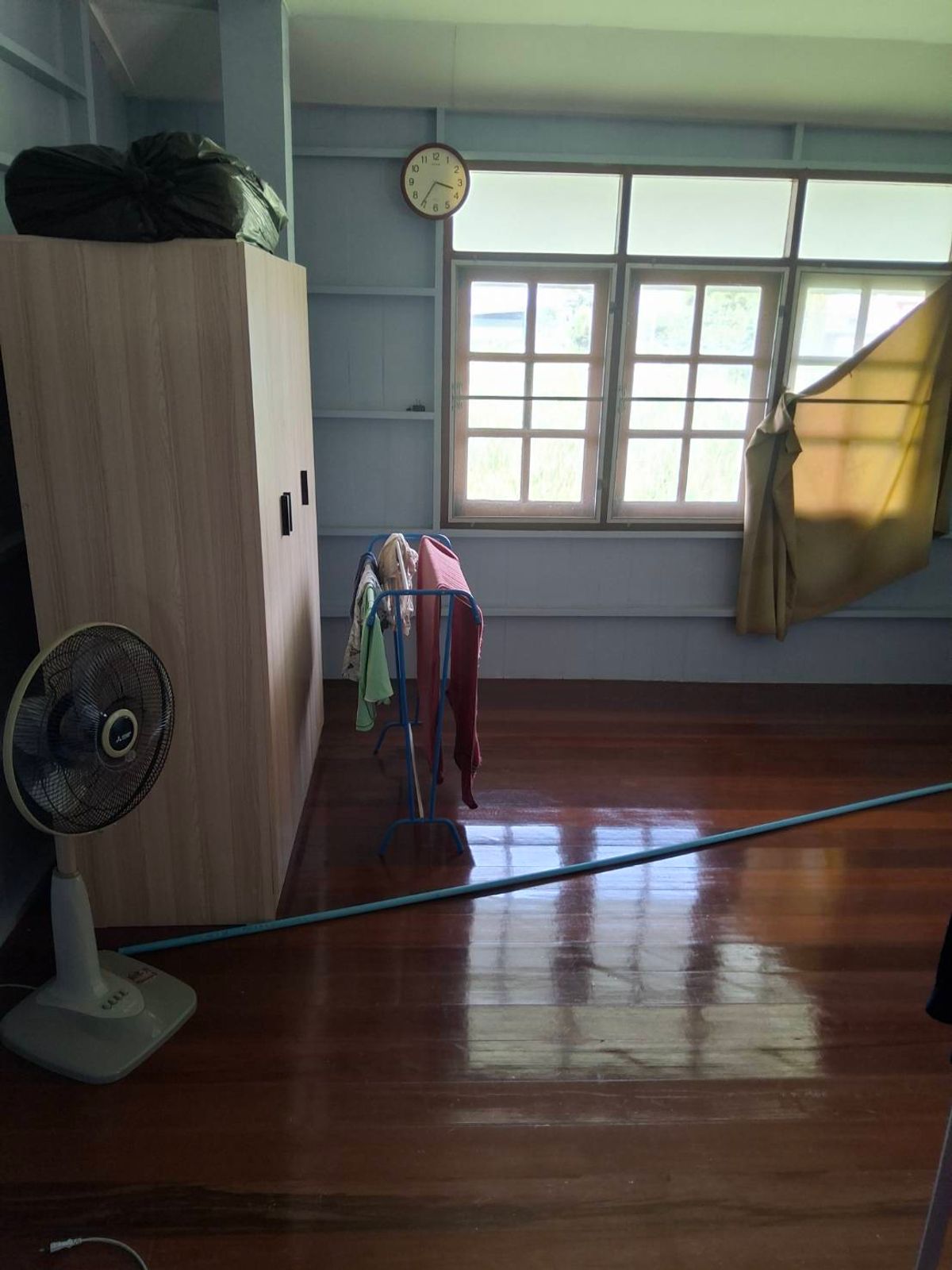 ขายบ้านพระราม 5 ราชพฤกษ์ บางกรวย : ขายบ้านพร้อมที่ดิน ขนาดพื้นที่บนเนื้อที่ 75 ตรว. ติดถนนในซอยเดินทางสะดวก