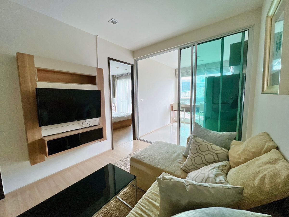 ให้เช่าคอนโดสาทร นราธิวาส : ให้เช่า ✨ Rhythm Sathorn ✨ เฟอร์นิเจอร์ และ เครื่องใช้ไฟฟ้าครบ ใกล้ BTS สะพานตากสิน