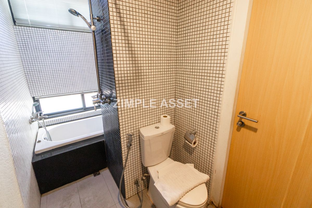 For RentSathorn, Narathiwat : Line ID: @zimple_asset  Modern room in Charoenkrung, fully furnished, convenient location. Short-term lease available.✨