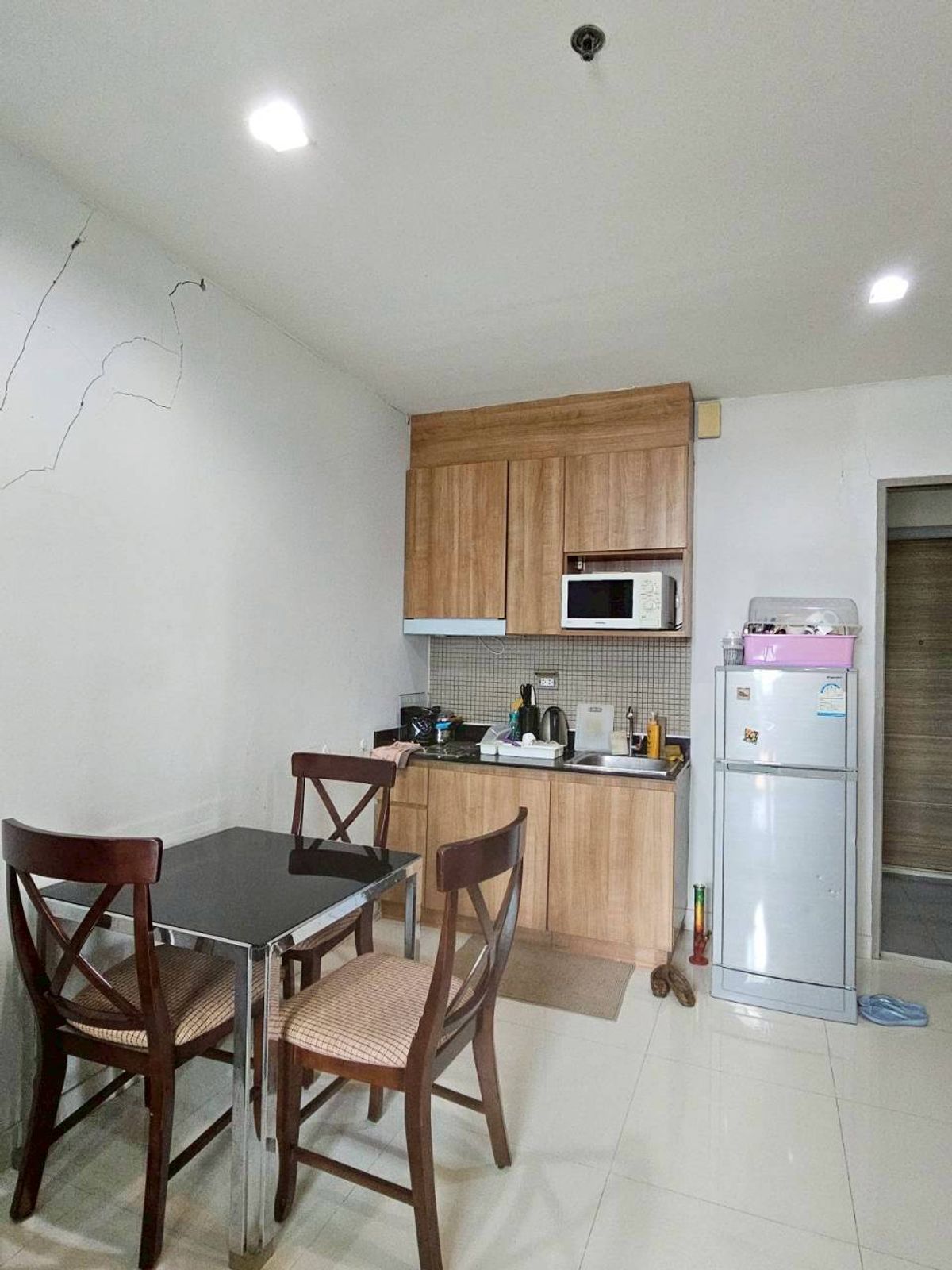 For SaleCondoRatchathewi,Phayathai : Urgent sale !! Lower than the condo scholarship in the heart of the city of Ideo Verve (Ideo Verve), the royal room, a beautiful corner room near the airport, convenient to travel.