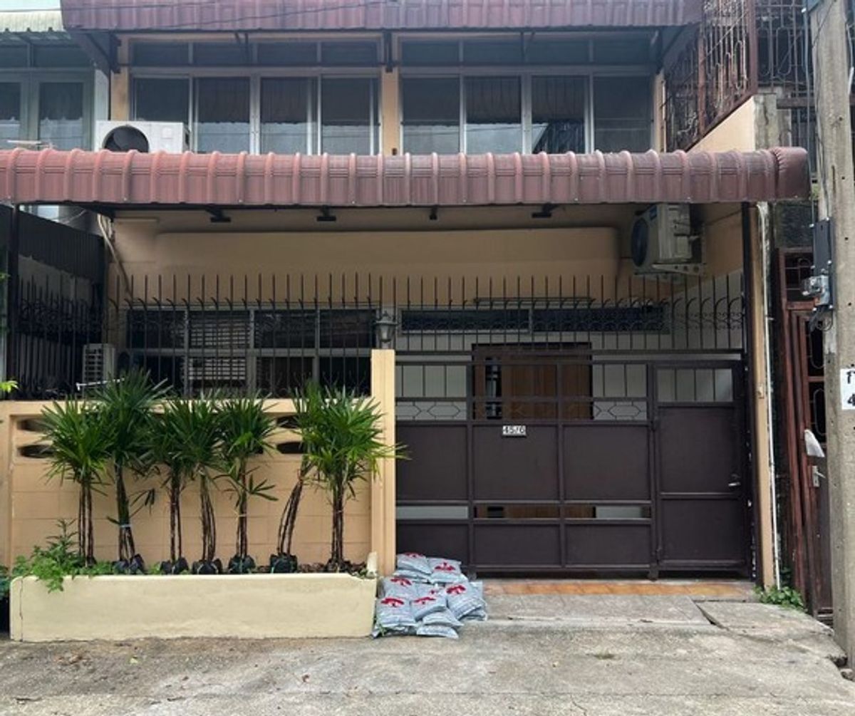 For RentTownhomeOnnut, Udomsuk : HR2860 2 -story house for rent at Sukhumvit 89/1, near Bangchak BTS, suitable for living or making Airbnb