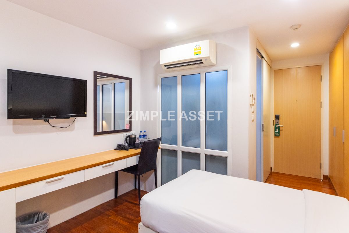 For RentSathorn, Narathiwat : Line ID: @zimple_asset  Modern room in Charoenkrung, fully furnished, convenient location. Short-term lease available.✨