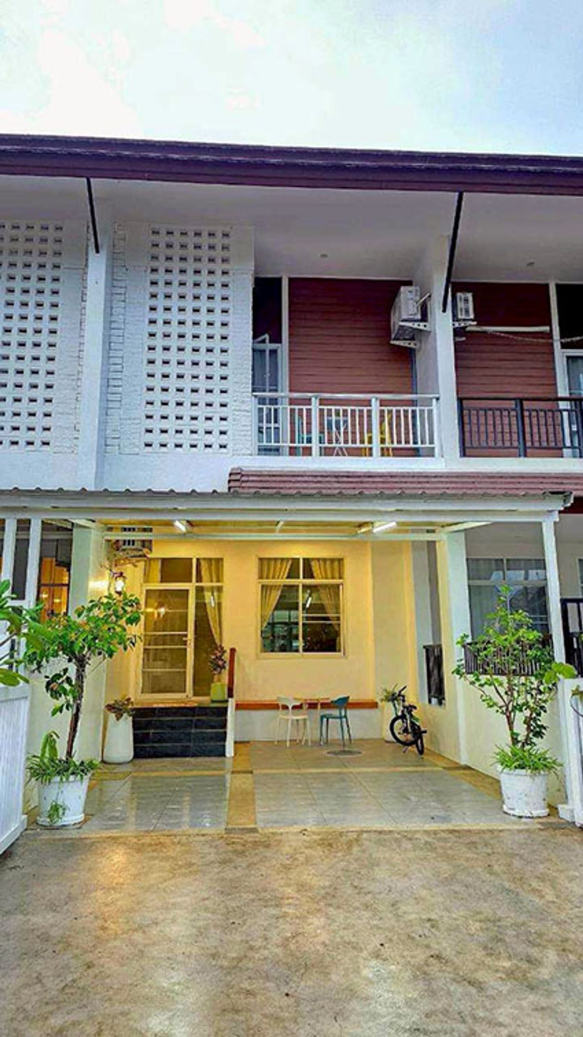 For RentTownhomeChiang Mai : Townhouse in the project Rent 23,000 baht per month, only 5 minutes near Gat. No.14H979
