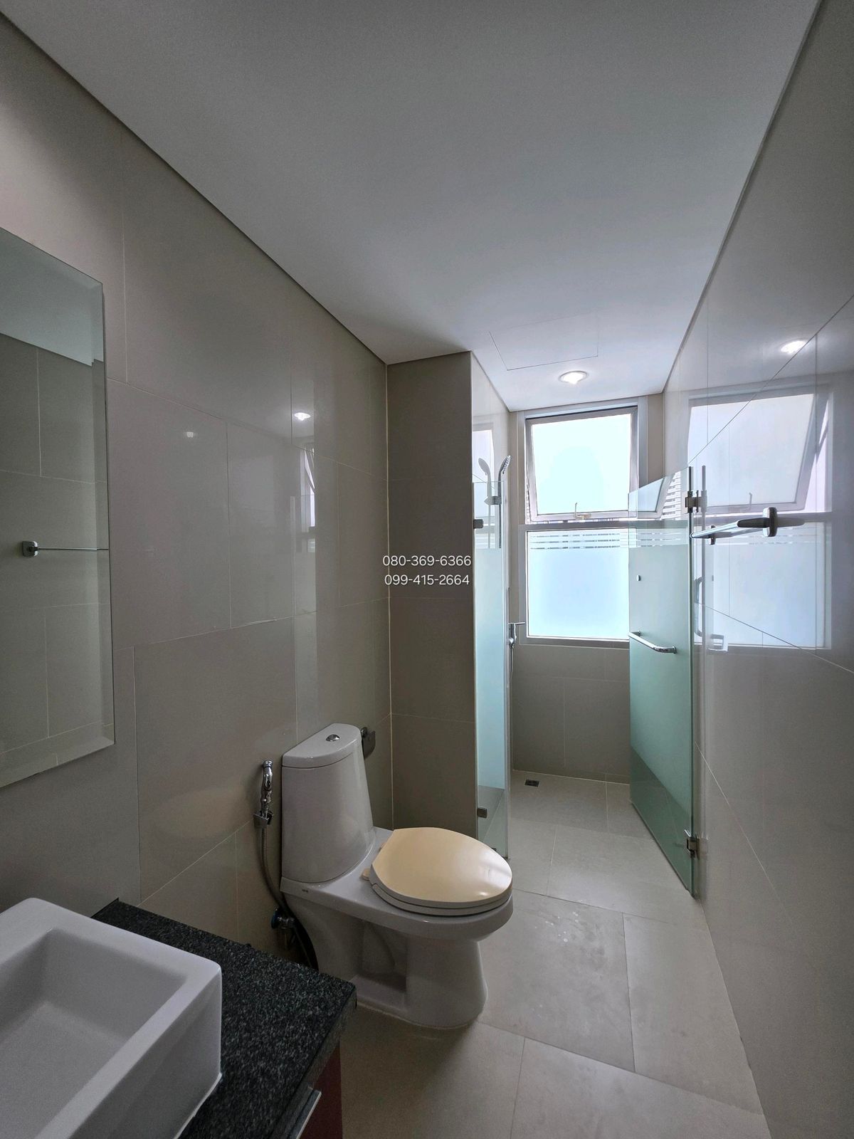 For RentCondoWongwianyai, Charoennakor : Condo for rent in the heart of the city near Krung Thonburi BTS Station