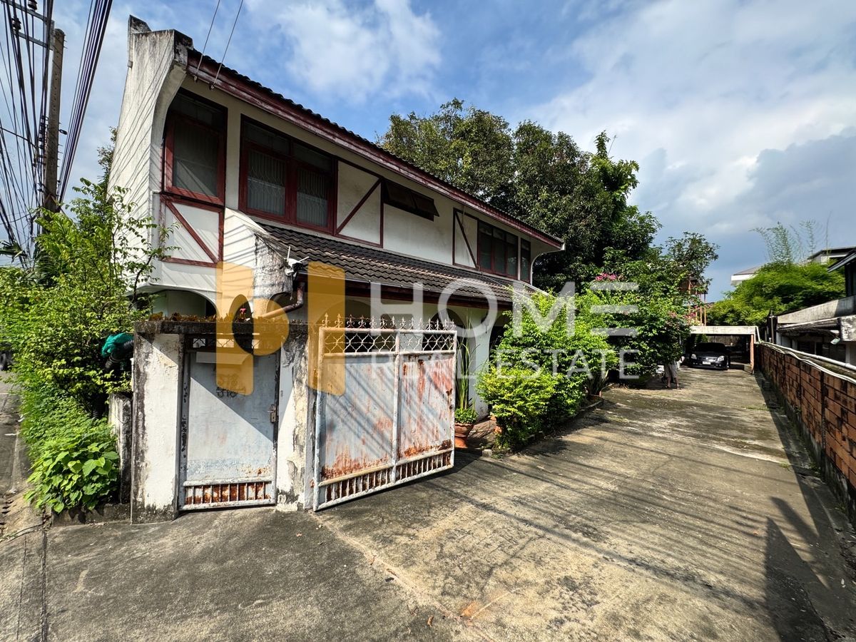 For SaleLandSukhumvit, Asoke, Thonglor : Land 197 sq.w. Pridi Phanom Yong 42 Panichon Intersection 4 / (Selling), Land 197 SQ M., Pridi Banomyong 42 Panich Anan Yeak 4 / (For Sale) NS006
