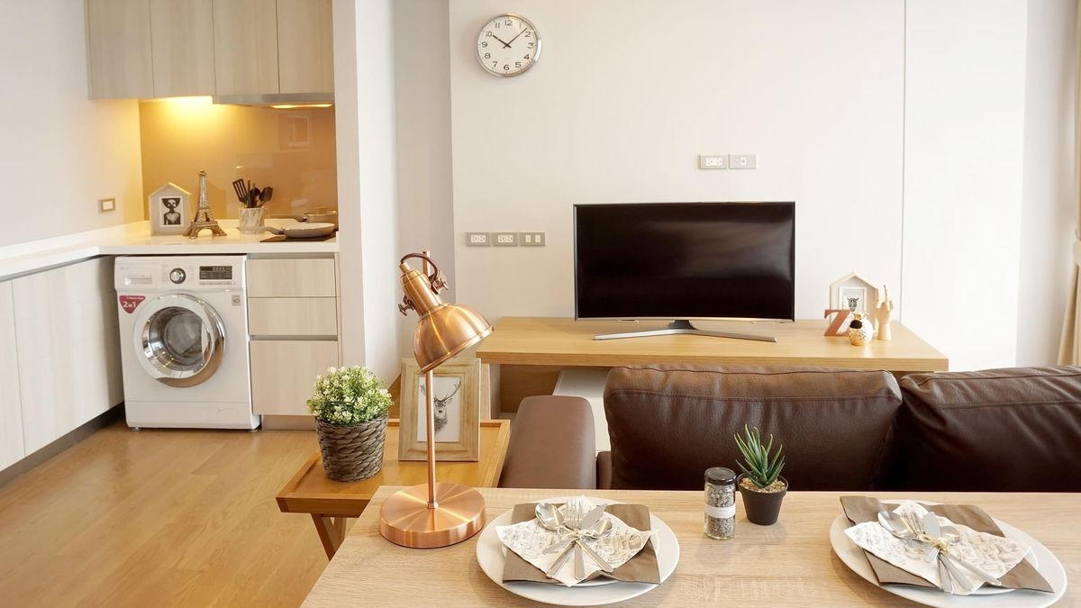 For RentCondoSukhumvit, Asoke, Thonglor : The Lumpini 24 condo, convenient transportation, near BTS, have a beautiful shuttle room, complete furniture !!