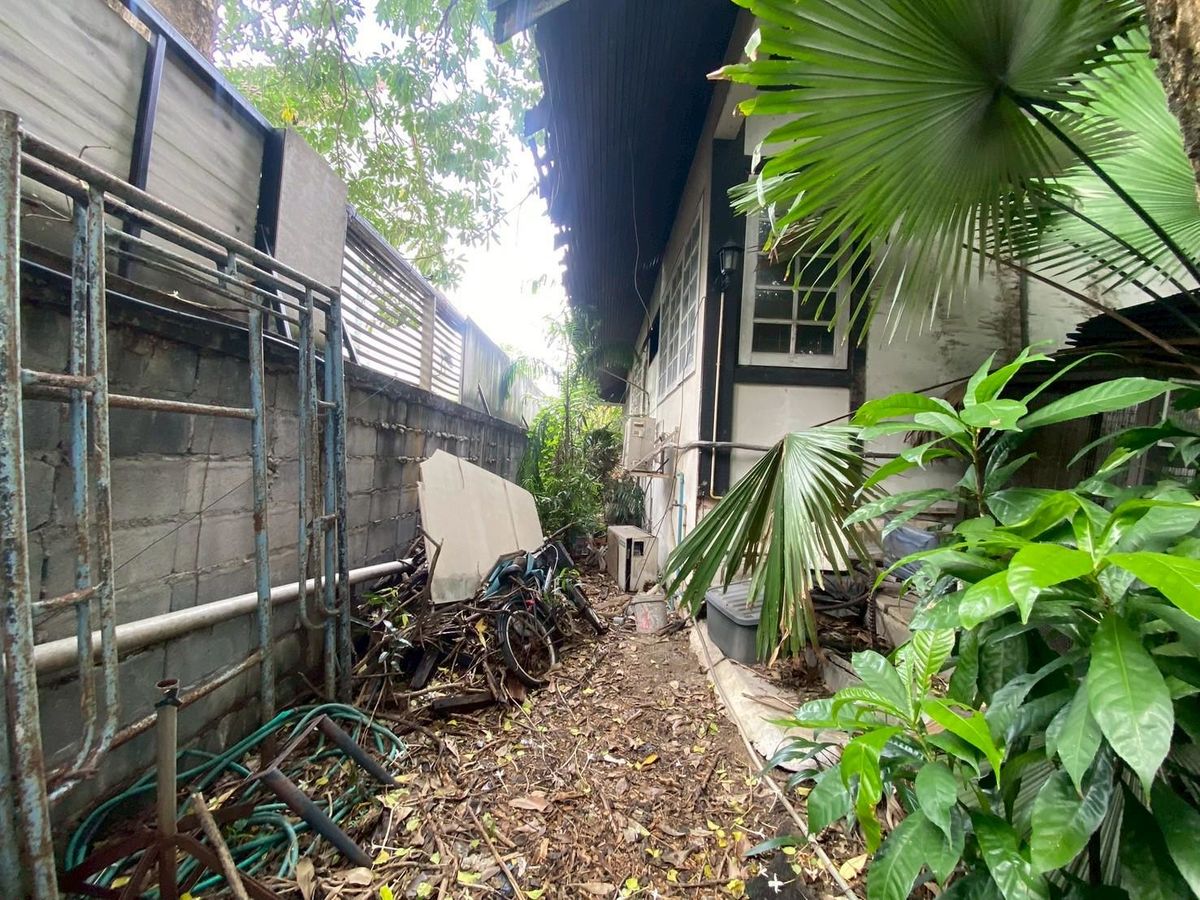 ขายที่ดินนนทบุรี บางใหญ่ บางบัวทอง : ขายบ้านพร้อมที่ดิน ในซอยติวานนท์18 เนื้อที่ 219 ตารางวา ทำเลดี เหมาะแก่การพักอาศัย