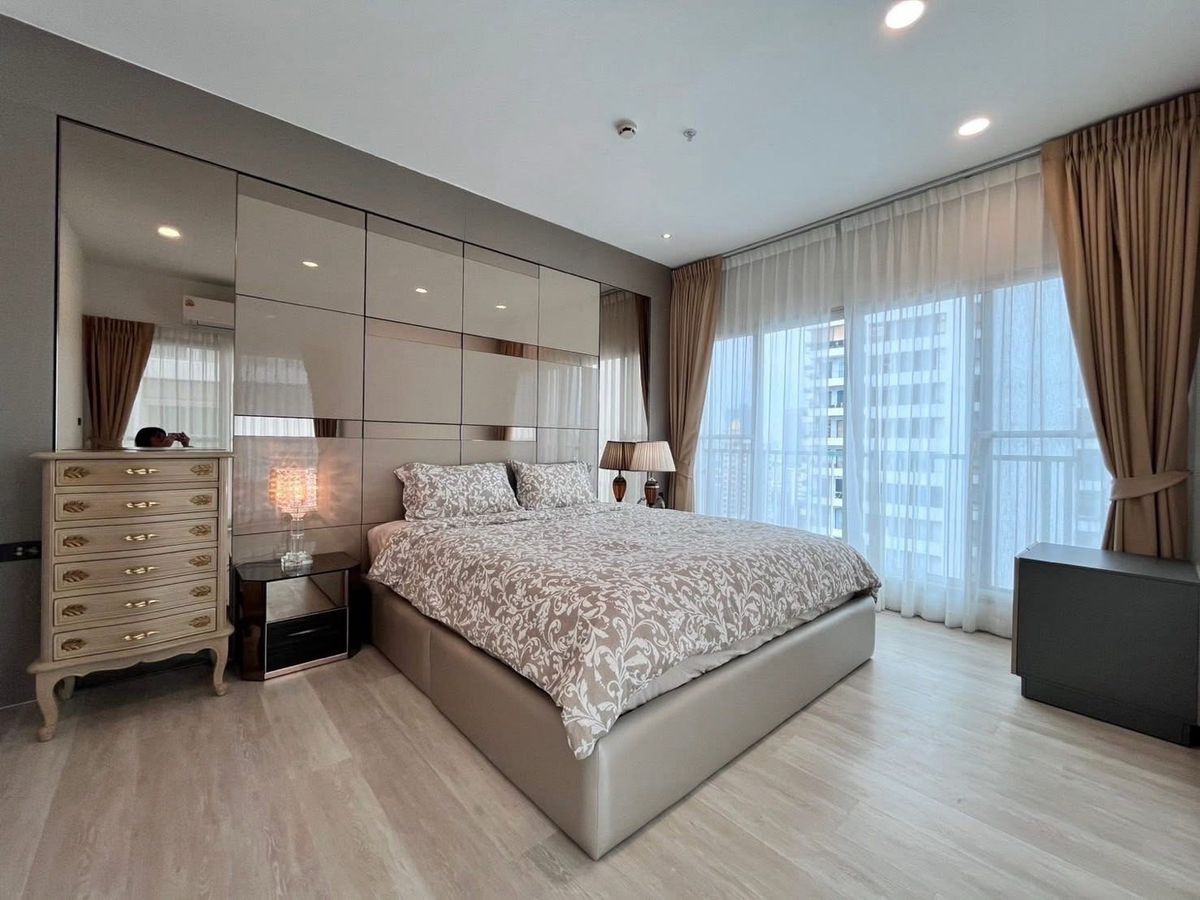 For RentCondoSukhumvit, Asoke, Thonglor : ♥ ️ Rent 2 bedrooms, 2 large bathrooms in the heart of Thonglor NOLLE ORA Thonglor. Very beautiful. Interested in making an appointment, welcome.