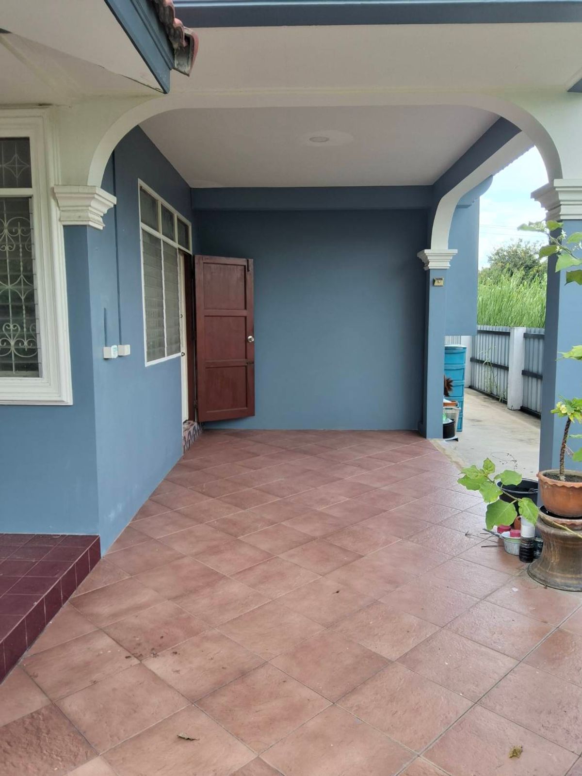 ขายบ้านพระราม 5 ราชพฤกษ์ บางกรวย : ขายบ้านพร้อมที่ดิน ขนาดพื้นที่บนเนื้อที่ 75 ตรว. ติดถนนในซอยเดินทางสะดวก