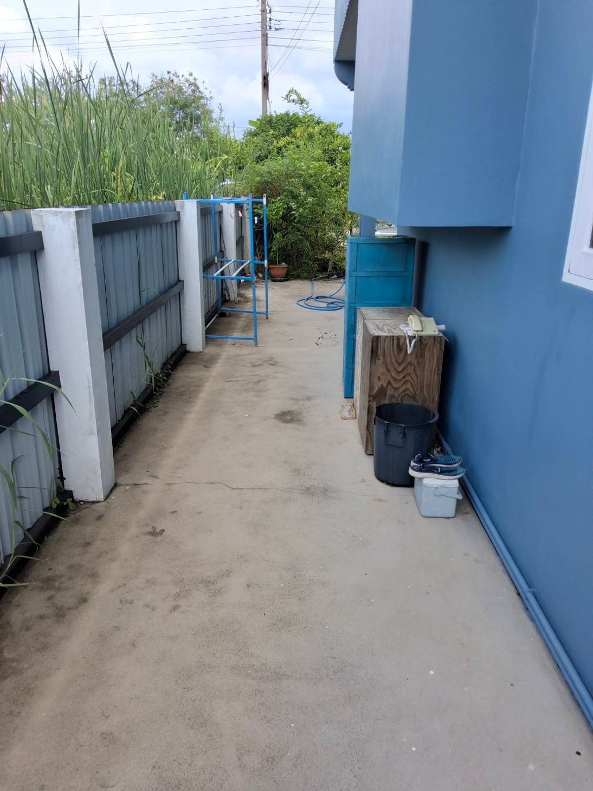 ขายบ้านพระราม 5 ราชพฤกษ์ บางกรวย : ขายบ้านพร้อมที่ดิน ขนาดพื้นที่บนเนื้อที่ 75 ตรว. ติดถนนในซอยเดินทางสะดวก