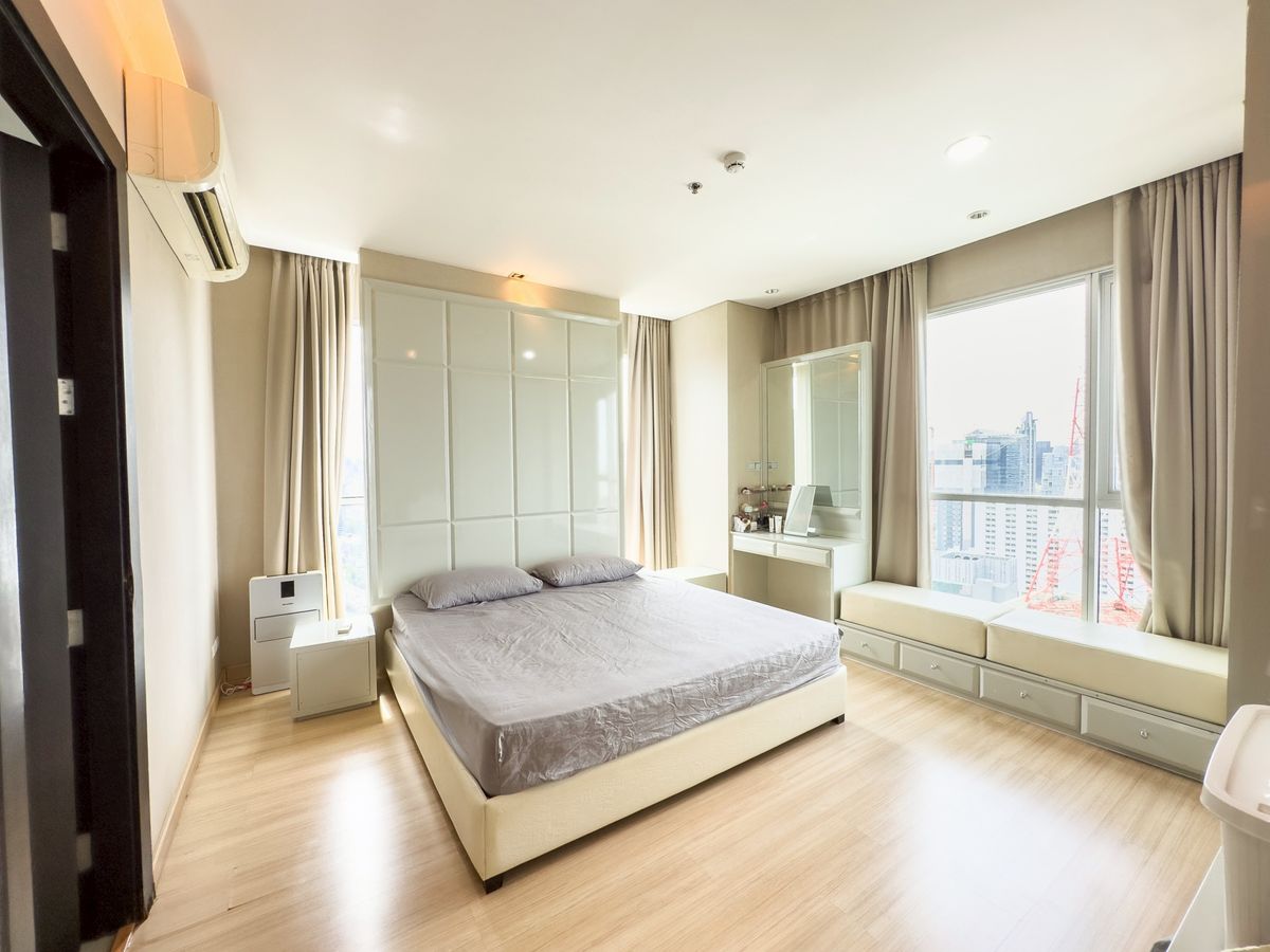 For SaleCondoRatchathewi,Phayathai : The Address Phaya Thai: 102 .46 sq. Middes, Phayathai, 22, 2 bedrooms, 2 bathrooms, 2 parking spaces in the project!