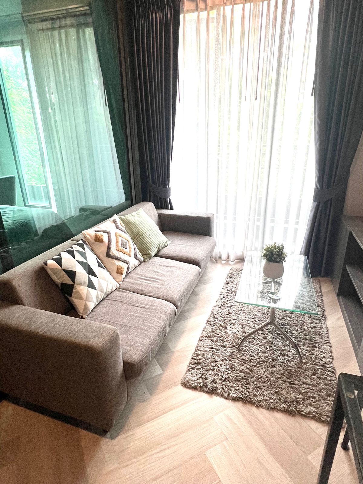 ขายคอนโดสุขุมวิท อโศก ทองหล่อ : คอนโด เวนิโอ สุขุมวิท 10 วิวสวน Low Rise building ชั้น 2 เชื่อมต่อทั้งรถไฟฟ้า รถใต้ดิน และ เดินไปสวนเบญจกิตติได้ Condo One Bedroom at Venio Sukhumvit 10 easy access to BTS/Subway and walking few minutes to Benjakitti park