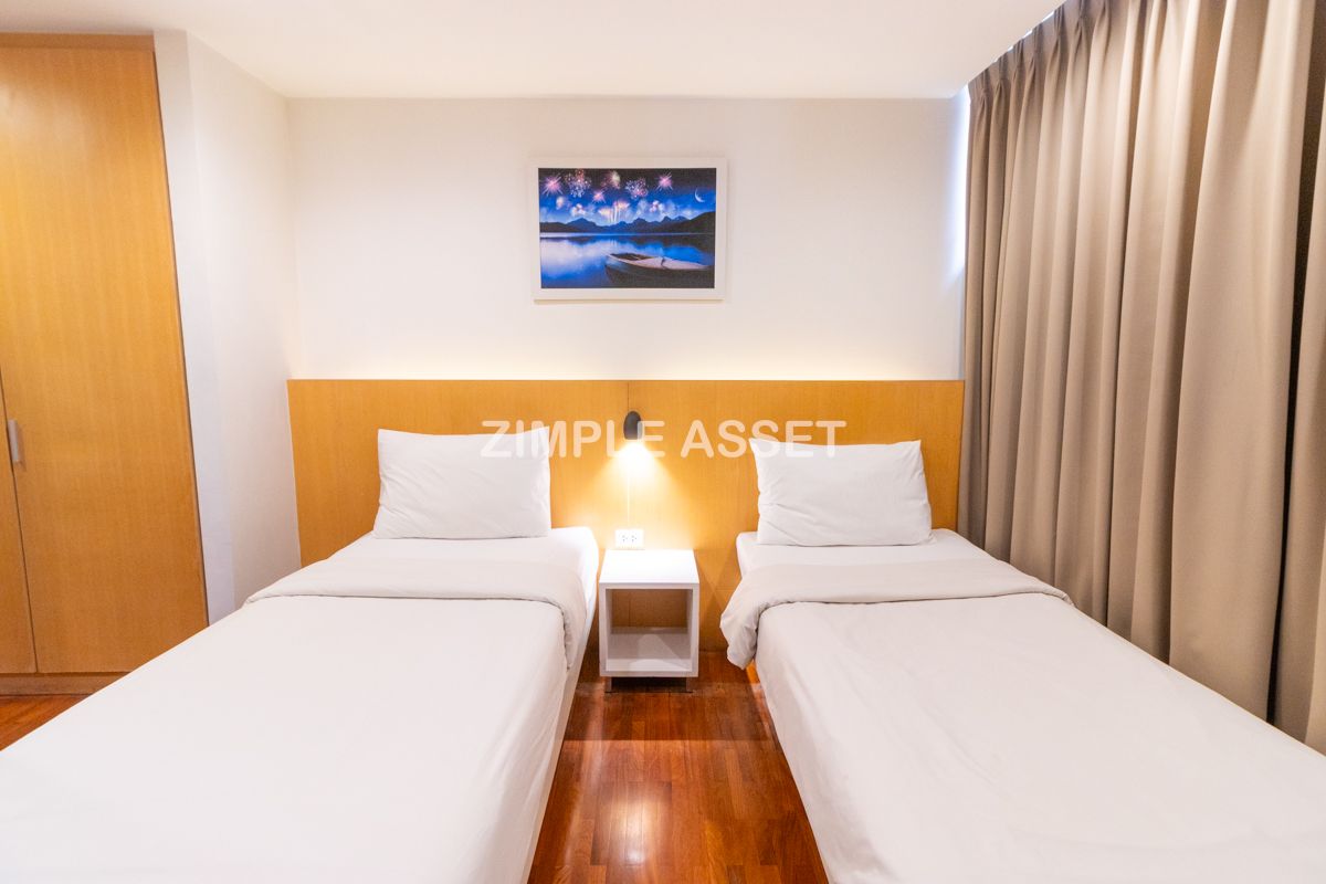 For RentSathorn, Narathiwat : Line ID: @zimple_asset  Modern room in Charoenkrung, fully furnished, convenient location. Short-term lease available.✨
