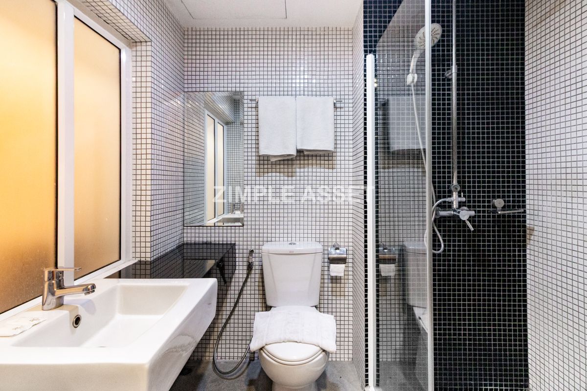 For RentSathorn, Narathiwat : Line ID: @zimple_asset  Modern room in Charoenkrung, fully furnished, convenient location. Short-term lease available.✨