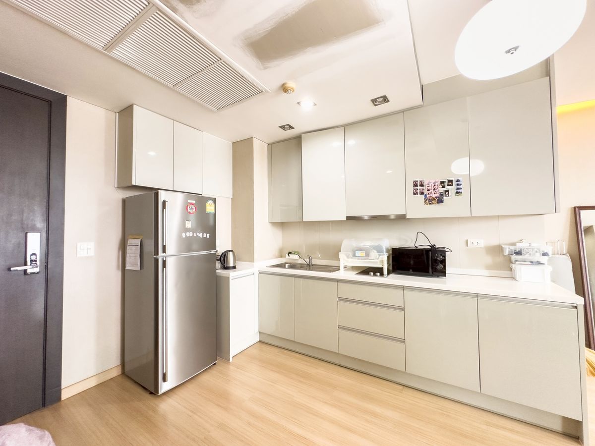 For SaleCondoRatchathewi,Phayathai : The Address Phaya Thai: 102 .46 sq. Middes, Phayathai, 22, 2 bedrooms, 2 bathrooms, 2 parking spaces in the project!