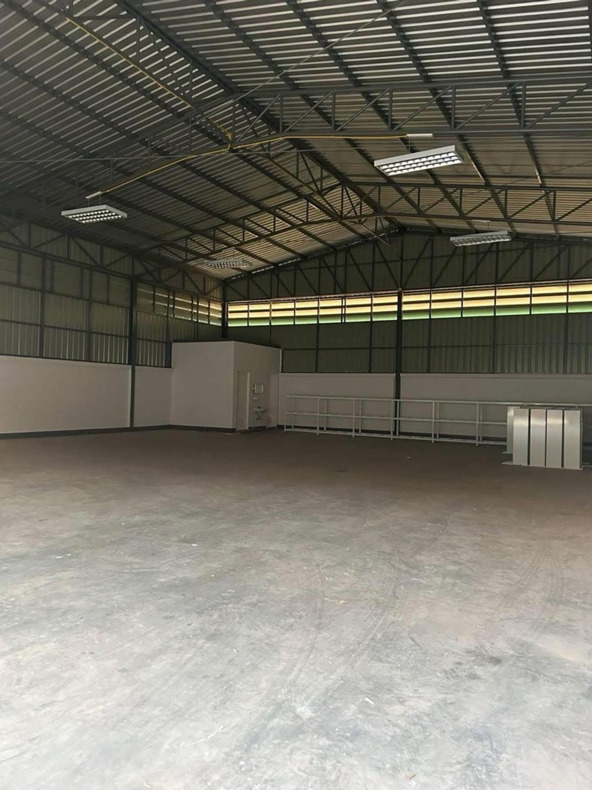 For RentWarehouseRama 2, Bang Khun Thian : Rent a Warehouse, Bang Krai Sakae, ready to move in 