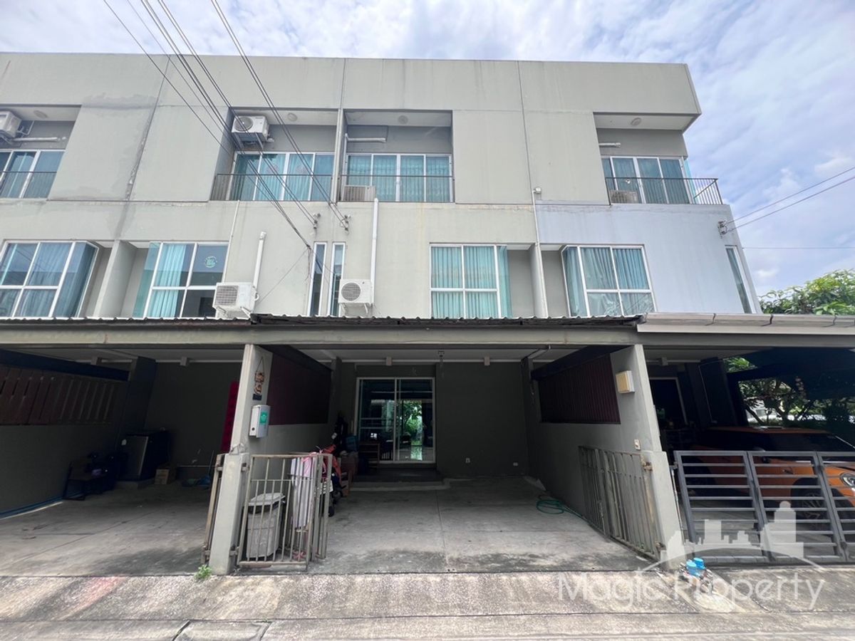 ให้เช่าทาวน์โฮมพัฒนาการ ศรีนครินทร์ : ให้เช่าทาวน์เฮ้าส์ 3 ห้องนอน ใน พาทิโอ พัฒนาการ 38 ถนนพฤกษา เขตสวนหลวง กรุงเทพฯ