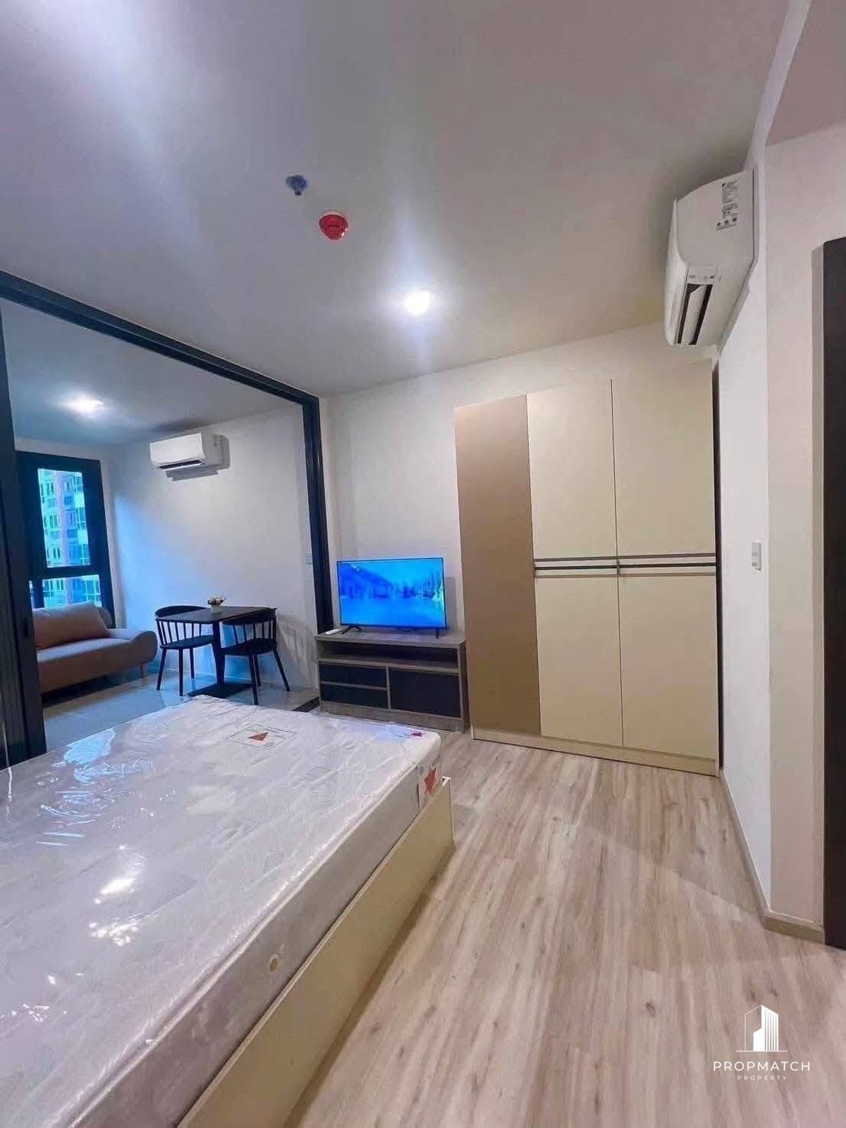 For RentCondoRatchadapisek, Huaikwang, Suttisan : ✨flash deal ✨XT Huaikhwang (1Bed 1Bath 30SQM.) Completely decorated !! Only 16,000 baht per month Tel.0981315848 @PropMatch